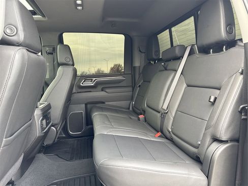 Used 2025 Chevrolet Silverado 2500 LTZ w/ LTZ Convenience Package image 26