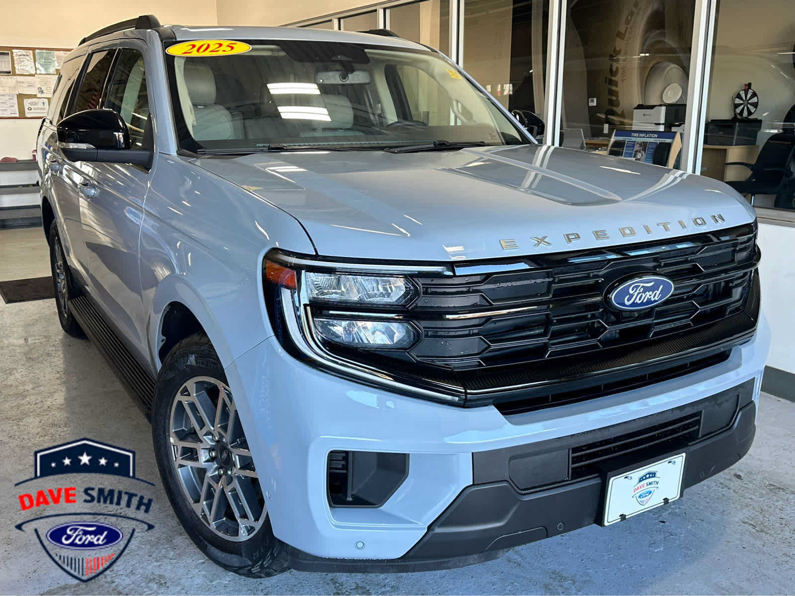 Certified 2025 Ford Expedition Active AWD/4WD image 51
