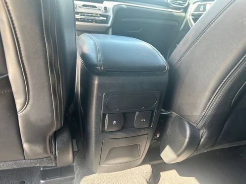 Used 2023 Ford Explorer XLT w/ Equipment Group 202A RWD image 26