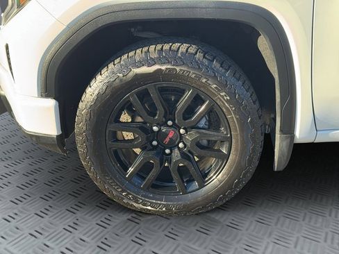 Used 2024 GMC Sierra 1500 Elevation image 29
