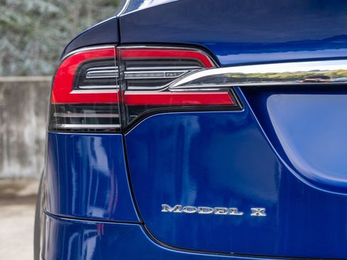 Used 2016 Tesla Model X 70D image 18