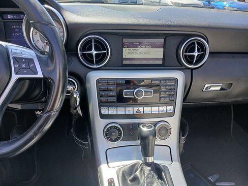 Used 2013 Mercedes-Benz SLK 250 image 16