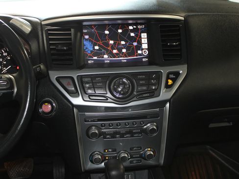 Used 2018 Nissan Pathfinder SL w/ Cargo Package FWD image 14