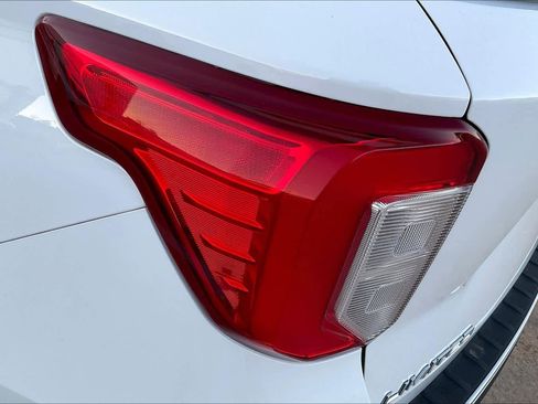 Used 2023 Ford Explorer Limited image 27