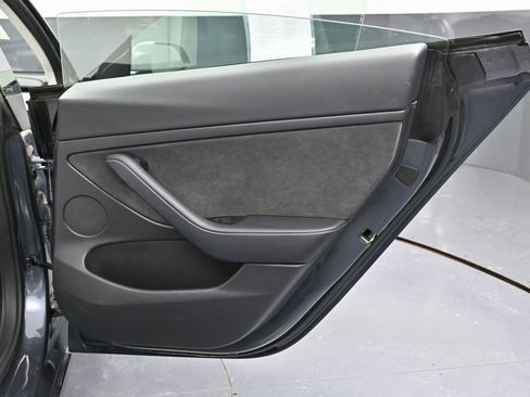 Used 2023 Tesla Model 3 Standard Range image 39