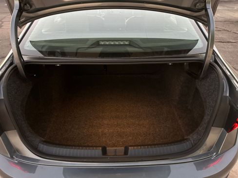 Used 2025 Volkswagen Jetta SE image 31