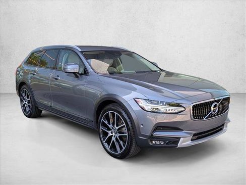 Used 2020 Volvo V90 T6 Cross Country w/ Protection Package Premier AWD/4WD image 3