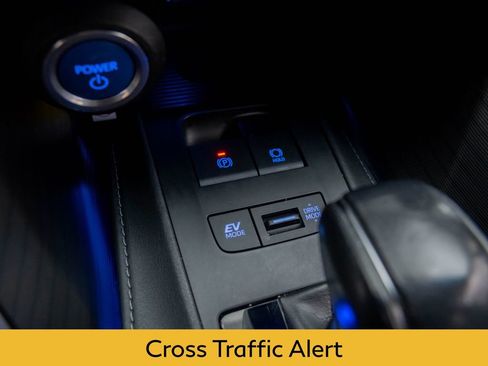 Used 2021 Toyota Venza XLE image 20