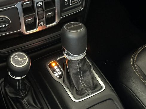 Used 2025 Jeep Gladiator Sport AWD/4WD image 23