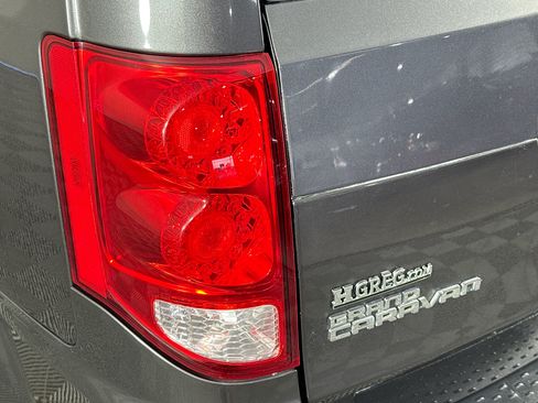 Used 2017 Dodge Grand Caravan SE w/ Power Window Group FWD image 57