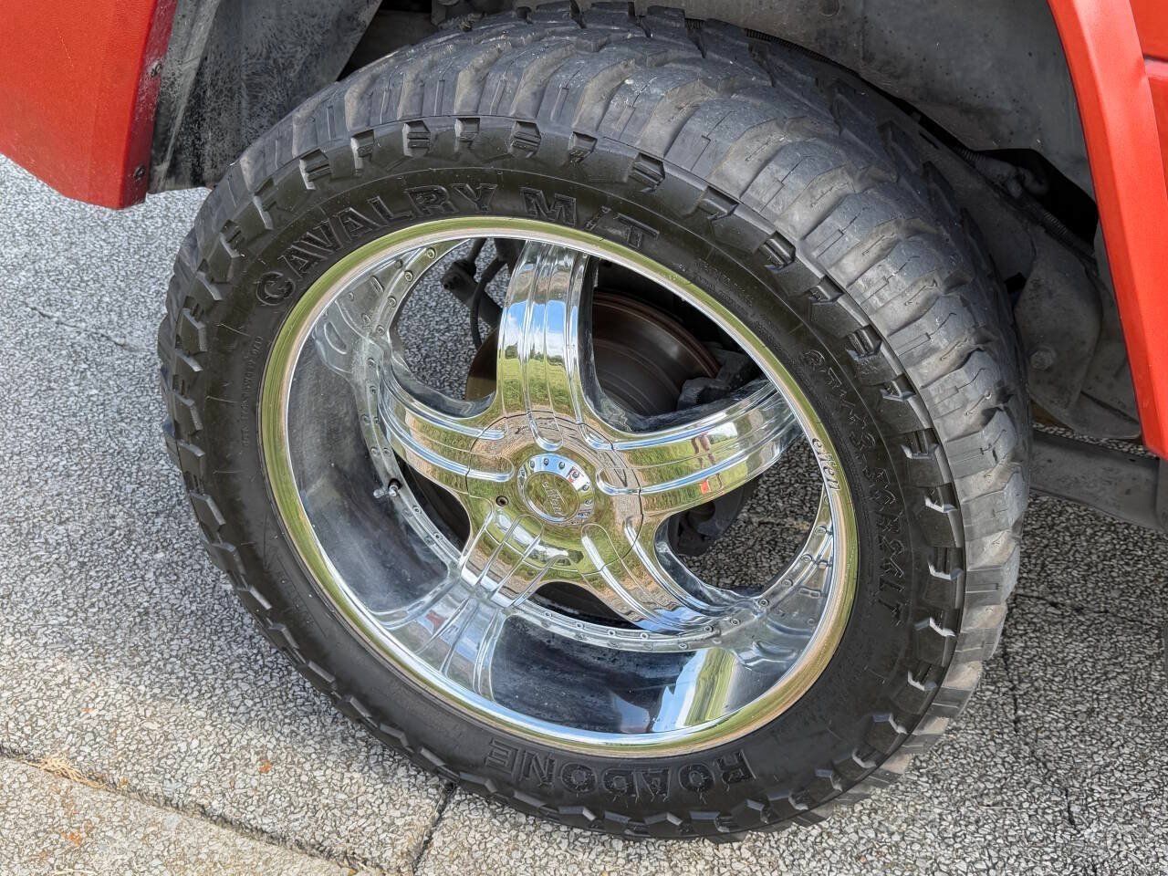 Used 2004 HUMMER H2 w/ Preferred Equipment Group AWD/4WD image 43