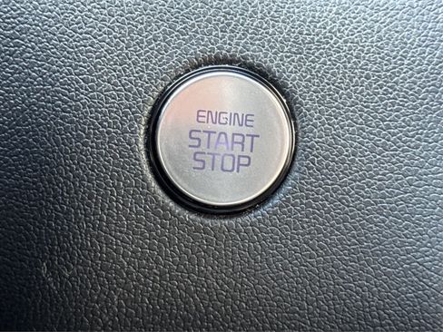 Used 2023 Kia Sorento S image 32