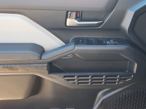 Used 2025 Toyota Tacoma Limited image 26