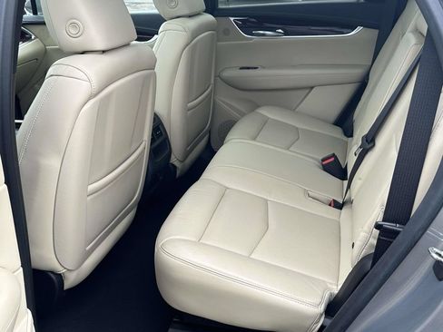 Used 2018 Cadillac XT5 Luxury w/ Driver Awareness Package FWD image 11