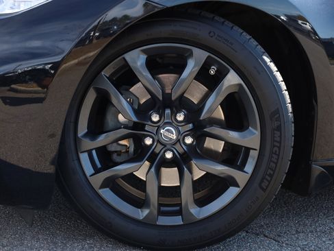 Used 2017 Nissan 370Z Touring image 14