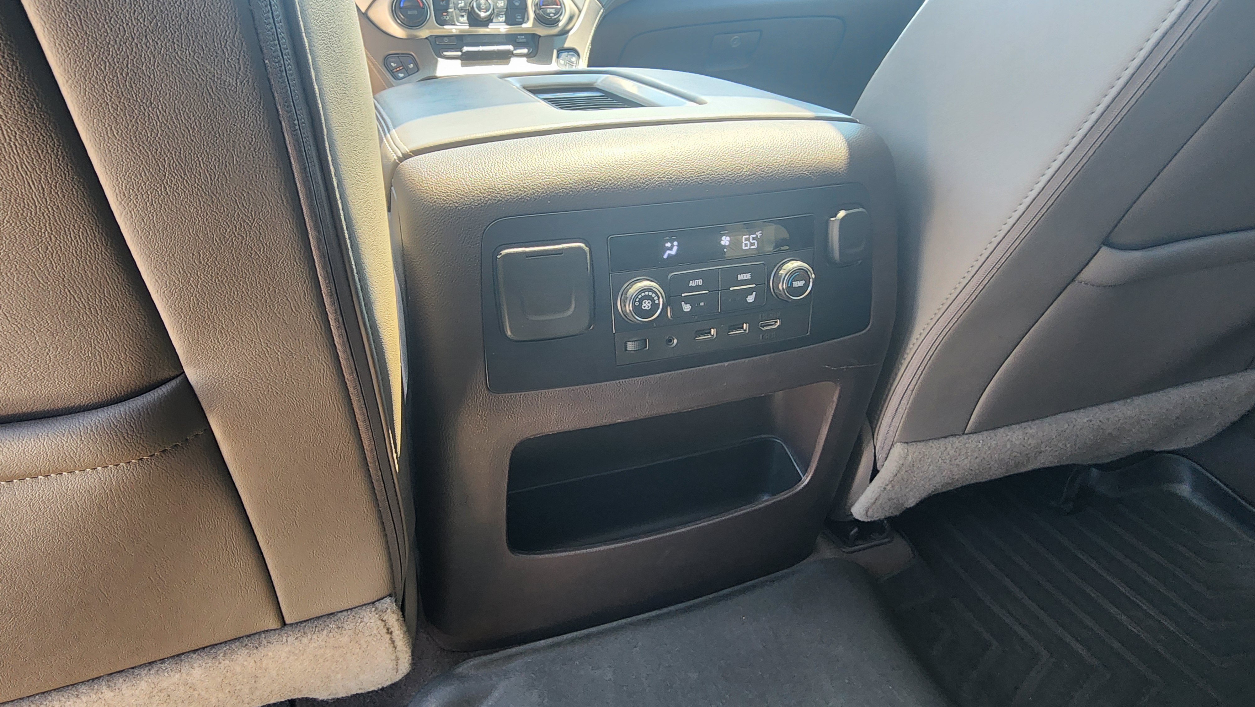 Used 2019 GMC Yukon Denali w/ Denali Ultimate Package AWD/4WD image 17