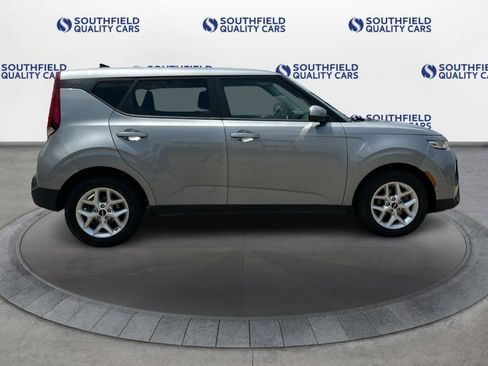 Used 2022 Kia Soul LX w/ Technology Package image 8