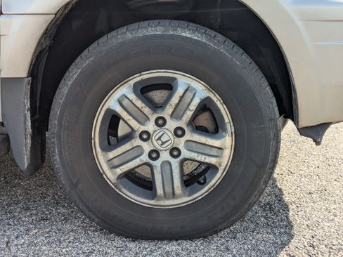 Used 2004 Honda Pilot EX image 11
