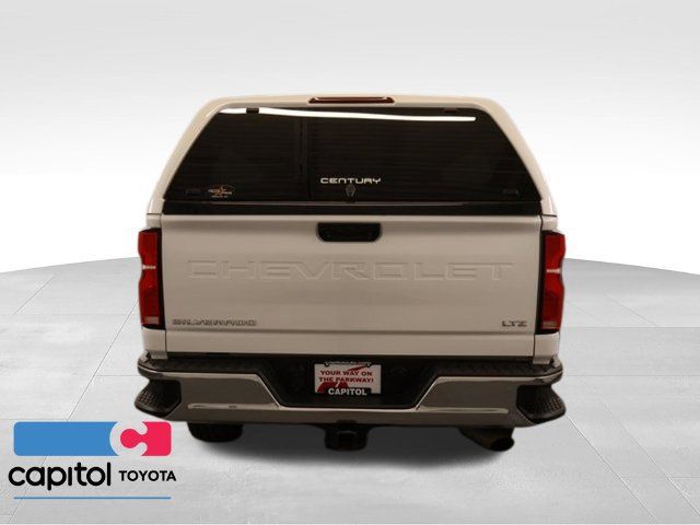 Used 2024 Chevrolet Silverado 3500 LTZ AWD/4WD image 4