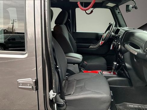 Used 2018 Jeep Wrangler Unlimited Sport S AWD/4WD image 27