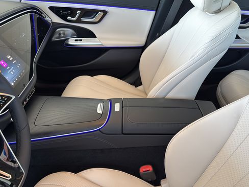New 2026 Mercedes-Benz E 450 4MATIC Sedan image 17