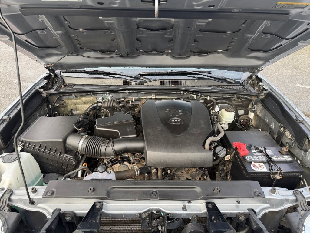 Used 2020 Toyota Tacoma SR AWD/4WD image 29