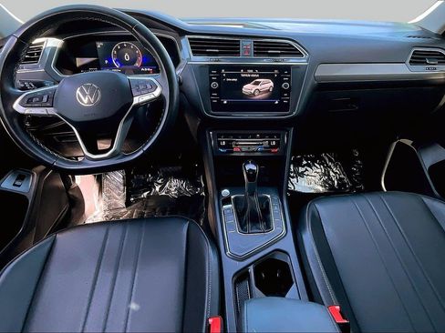 Used 2022 Volkswagen Tiguan SE image 14