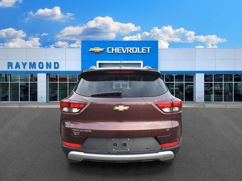 Used 2022 Chevrolet TrailBlazer LT w/ Convenience Package FWD image 4