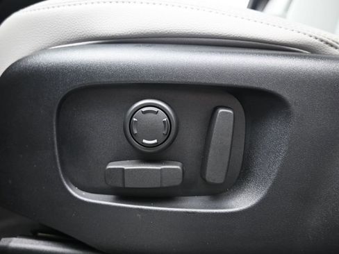 New 2026 Land Rover Range Rover Velar S image 22