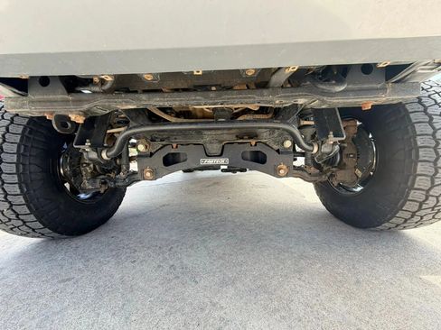 Used 2020 Toyota Tacoma TRD Sport AWD/4WD image 9