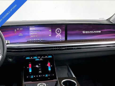 Used 2025 Cadillac Escalade Sport Platinum w/ LPO, ONYX Package image 9