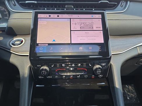 New 2025 Jeep Grand Cherokee L Limited w/ Luxury Tech Group II image 9