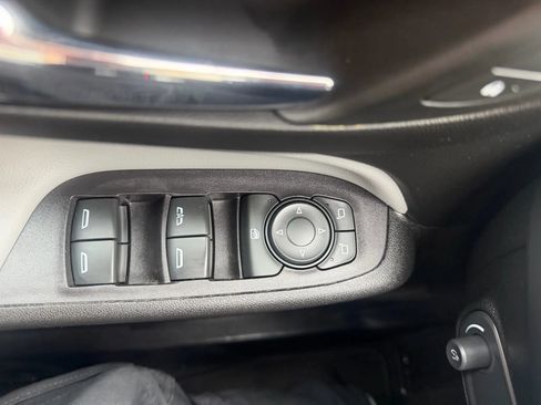 Used 2020 Chevrolet Equinox LT image 28