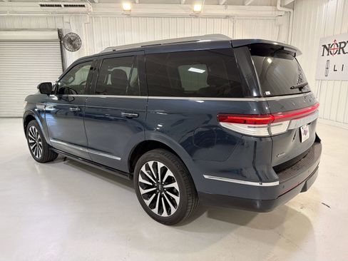 Used 2022 Lincoln Navigator Reserve image 27