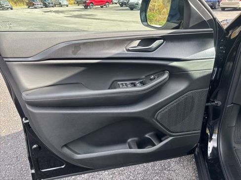 New 2025 Jeep Grand Cherokee Altitude image 7