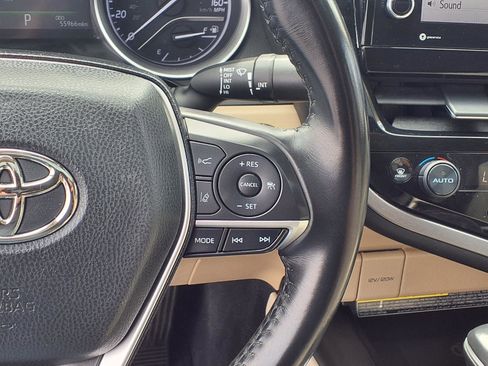 Used 2021 Toyota Camry XLE w/ Navigation Upgrade Package image 6