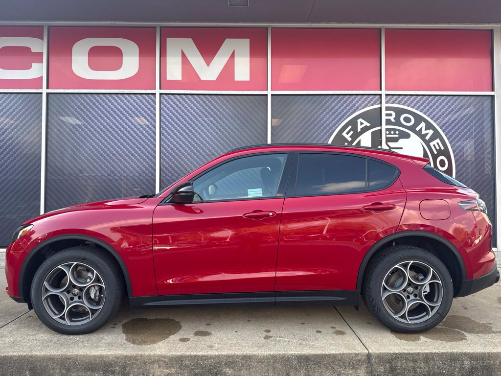 New 2026 Alfa Romeo Stelvio Sprint w/ Convenience Package AWD/4WD image 9