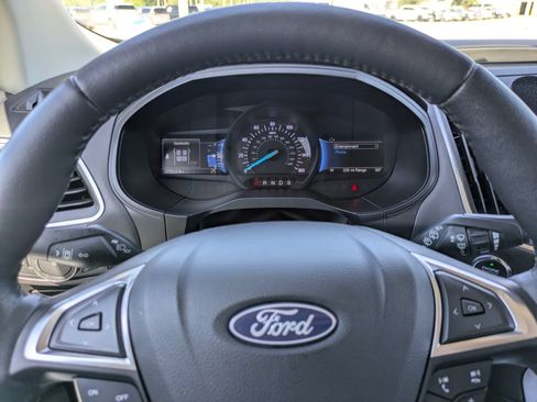 Used 2022 Ford Edge Titanium AWD/4WD image 33