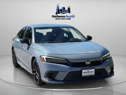 Used 2022 Honda Civic Sport image 2