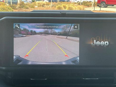 Certified 2024 Jeep Gladiator Sport AWD/4WD image 14