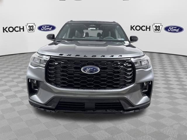 New 2026 Ford Explorer ST-Line w/ ST-Line Street Pack AWD/4WD image 2