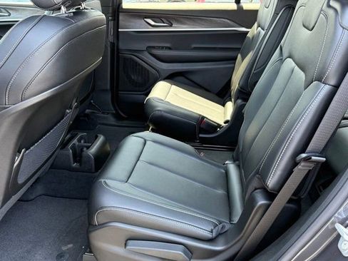 New 2025 Jeep Grand Cherokee L Limited w/ Black Appearance Package image 27