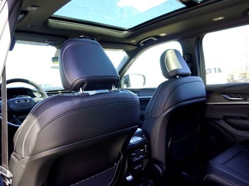 New 2025 Jeep Grand Cherokee L Limited image 27