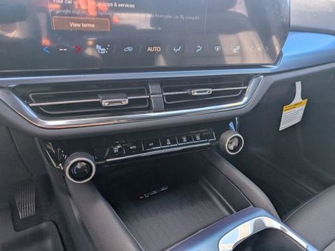 Used 2026 Chevrolet Equinox EV LT image 21