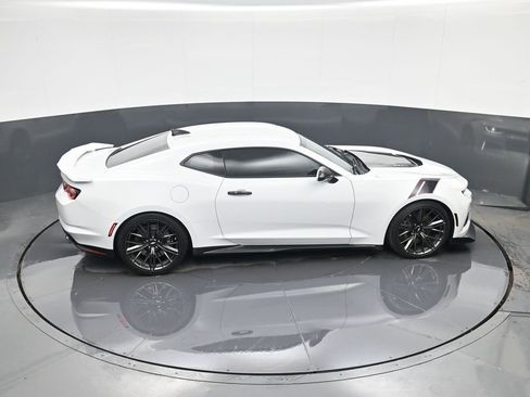 Used 2019 Chevrolet Camaro ZL1 image 37