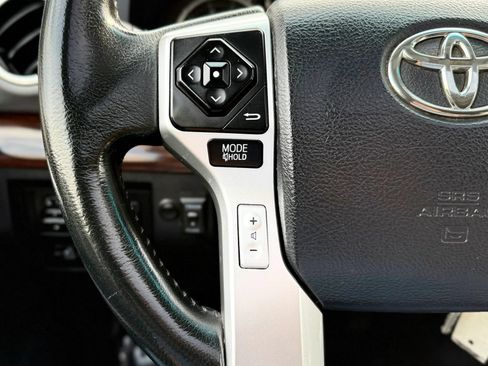 Used 2017 Toyota Tundra Limited w/ Limited Premium Package AWD/4WD image 11