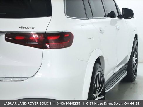 Used 2024 Mercedes-Benz GLS 580 4MATIC image 8