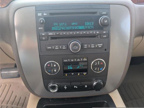 Used 2011 GMC Yukon XL SLT w/ SLT-2 Equipment Package image 12