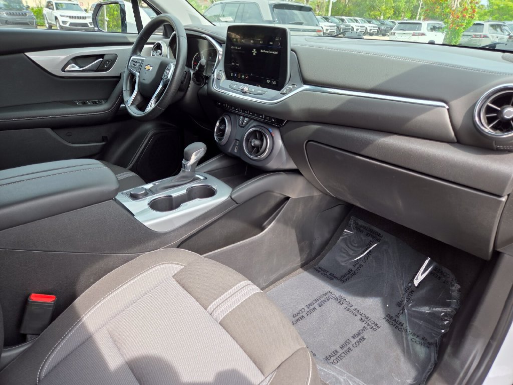 Used 2025 Chevrolet Blazer LT AWD/4WD image 14