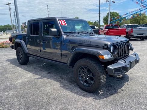 Used 2023 Jeep Gladiator Sport AWD/4WD image 7